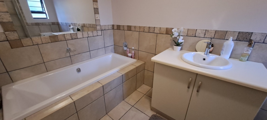 6 Bedroom Property for Sale in Eureka Free State